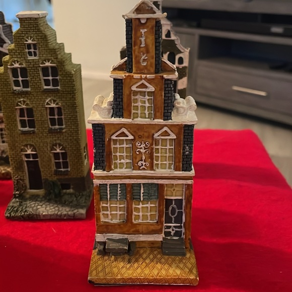 Lot of 7 Vintage K’s Collection Decorative Ceramic Township-High Rise Buildings - Picture 2 of 9